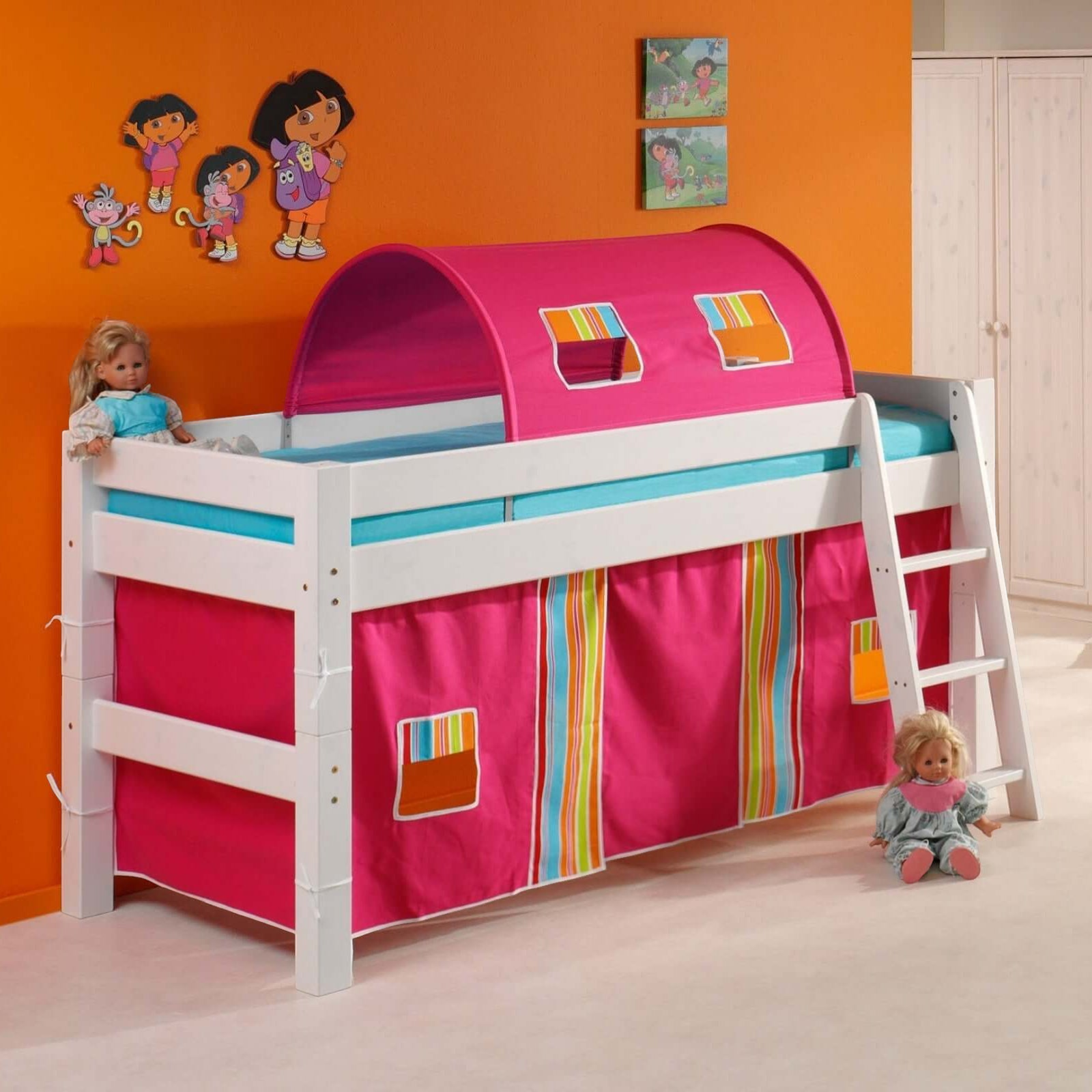 Lahe - Half high bed with slant ladder - 90x200 cm - White in a vibrant children's room setting.