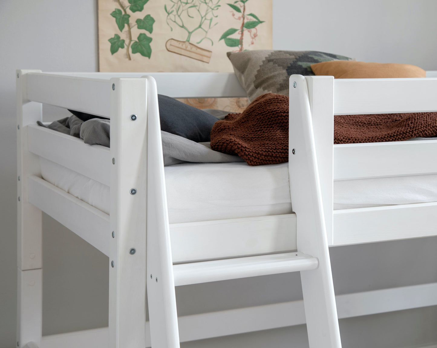 ECO Luxury - Mid high bed - Slant ladder - 90x200 cm - white