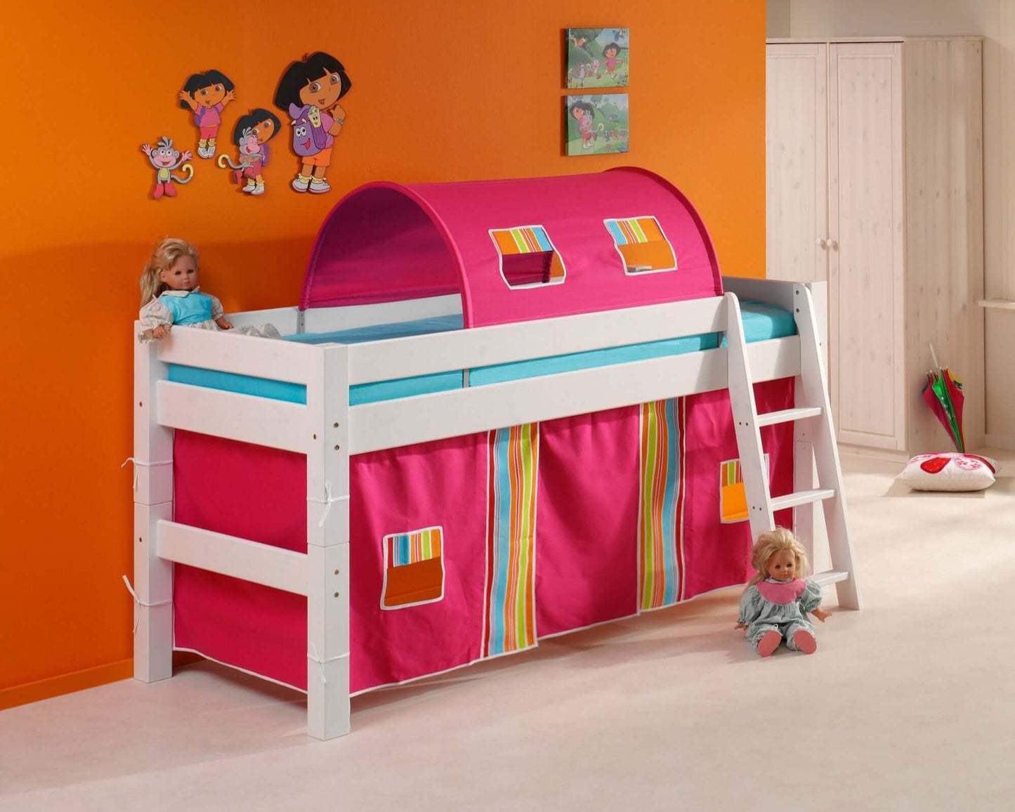 Lahe - Half high bed with slant ladder - 90x200 cm - White in a vibrant children's room setting.