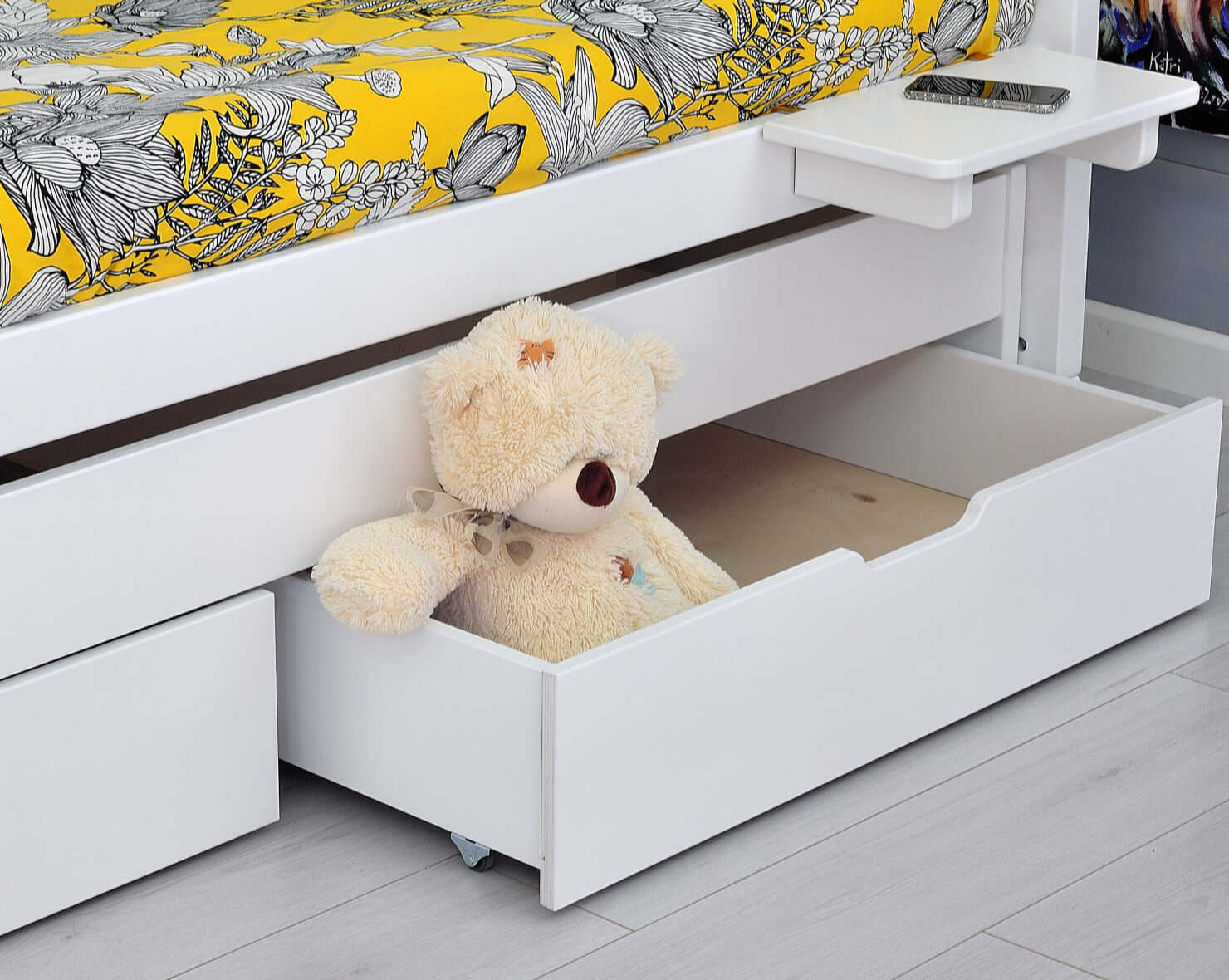 Jerwen - Compact bed - 90x200 cm with storage drawer and teddy bear, perfect for a child's bedroom.